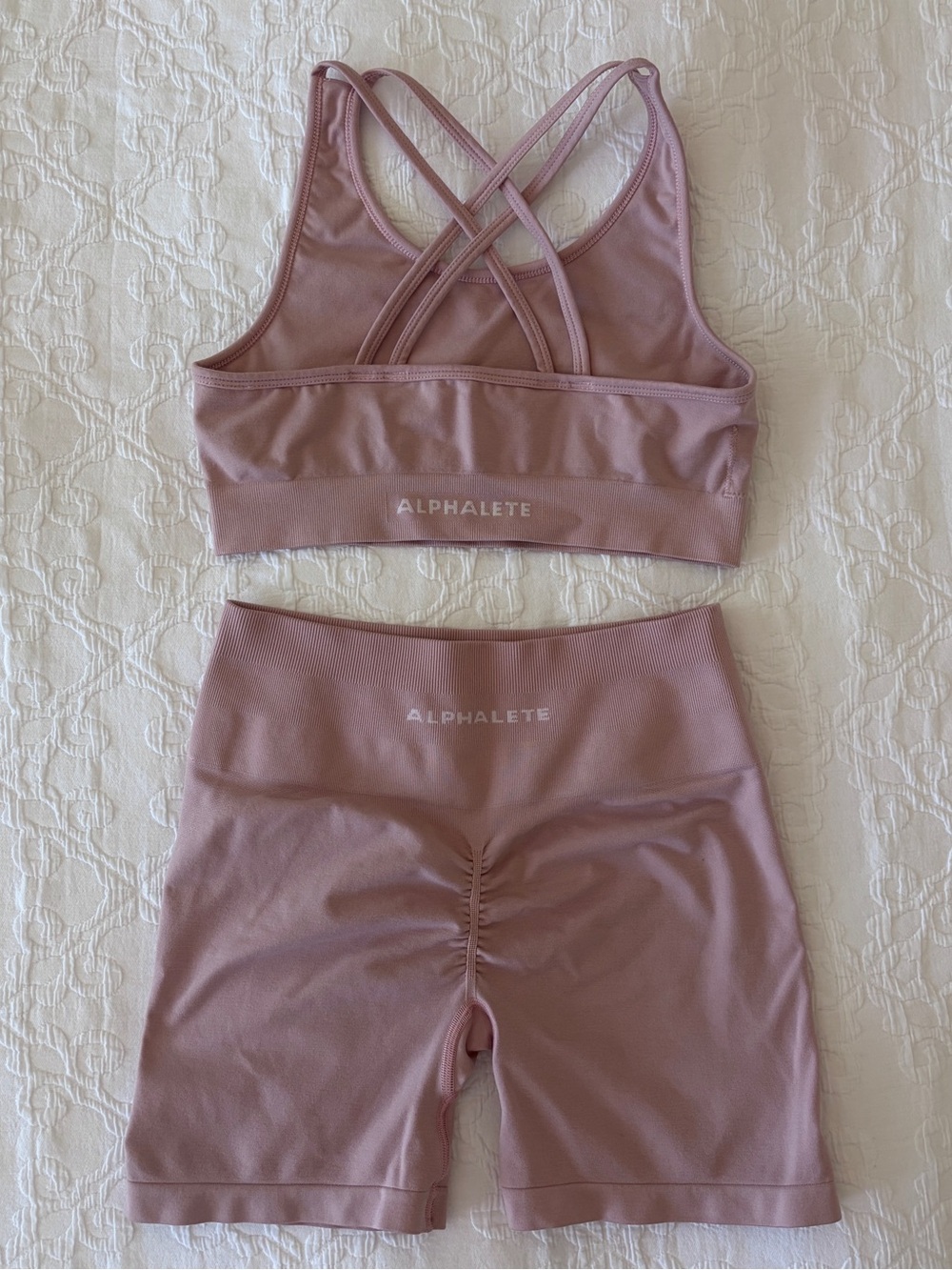Alphalete Apmlify Sports Bra & Shorts Set